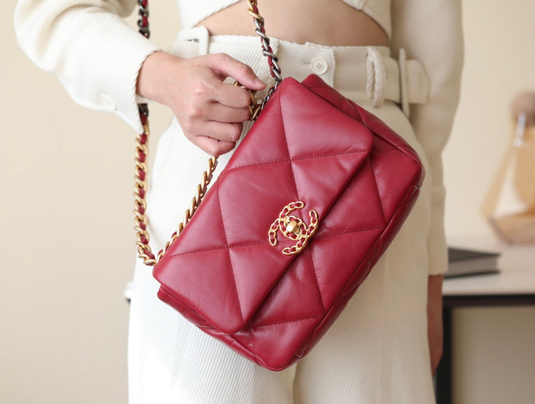 Chanel Wallets? Chanel 19 Bag Compact Luxury Card Wallet