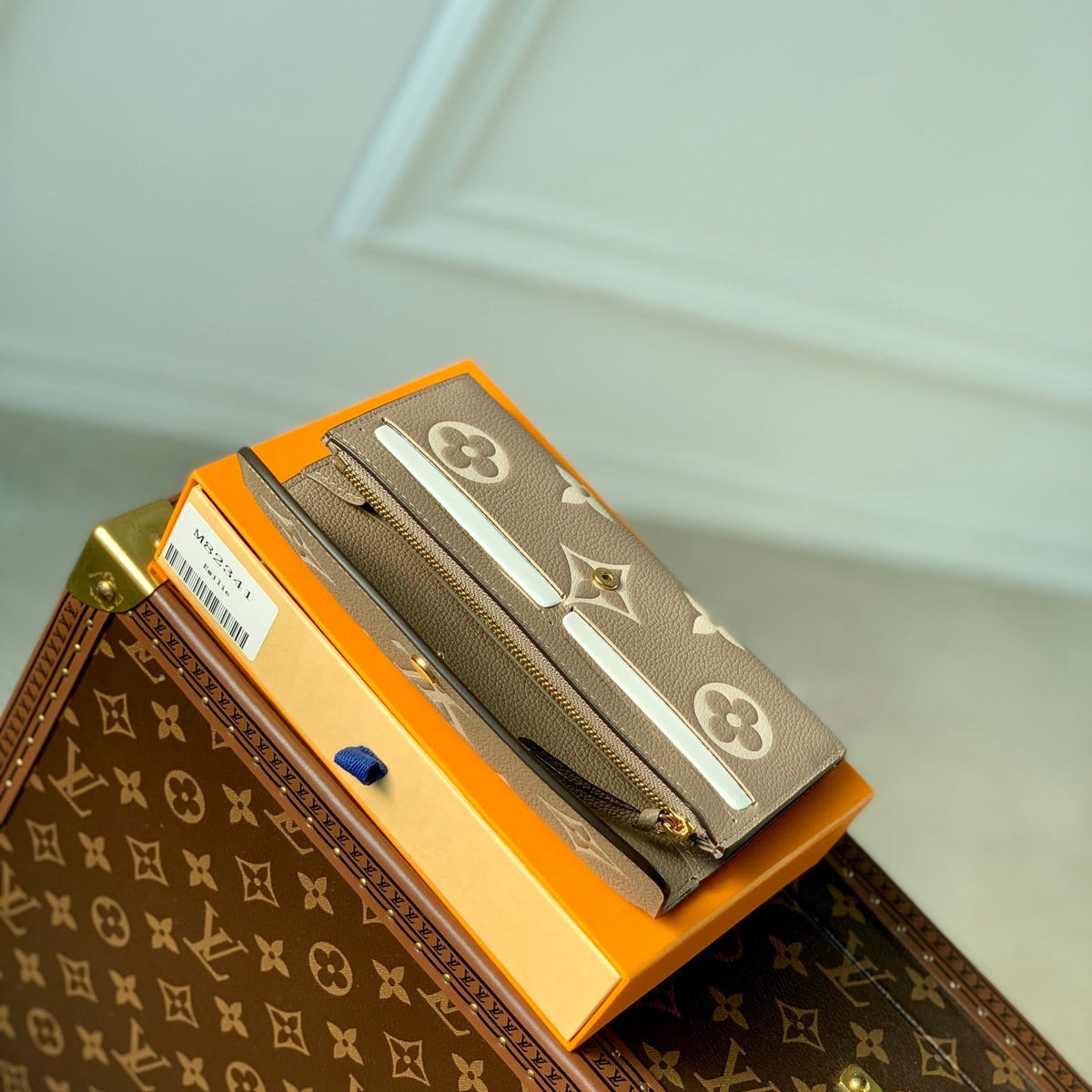 Louis Vuitton Wallets? Louis Vuitton Lou Emilie Wallet Elegant Everyday Leather Wallet