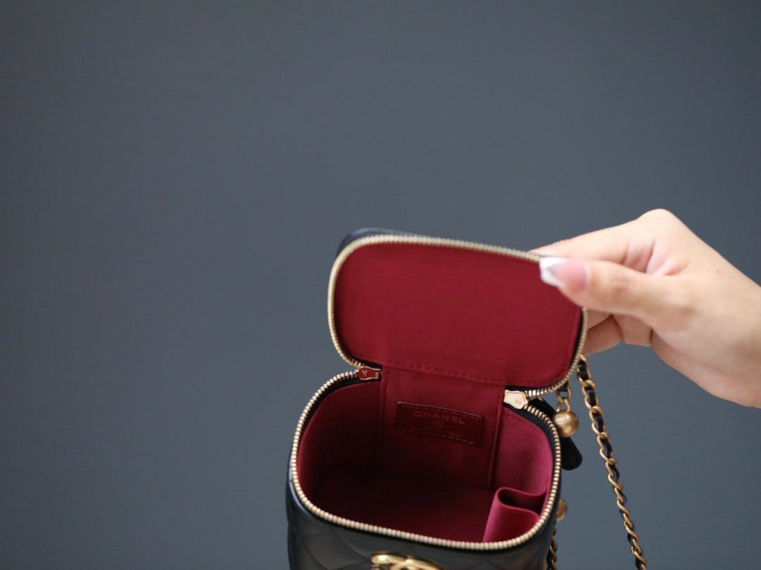 Chanel Wallets? Chanel 23P Bag Elegant Everyday Leather Wallet