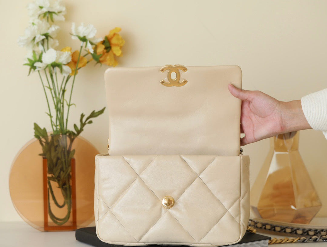 Chanel Wallets? Chanel 19 Bag Compact Luxury Card Wallet