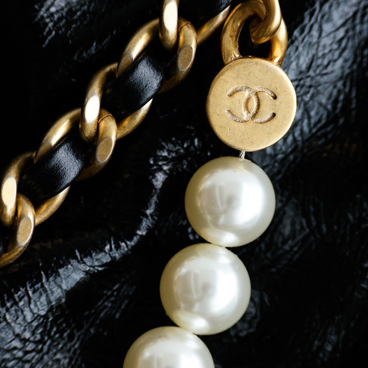 Chanel Wallets? Chanel 22 Bag Compact Luxury Card Wallet