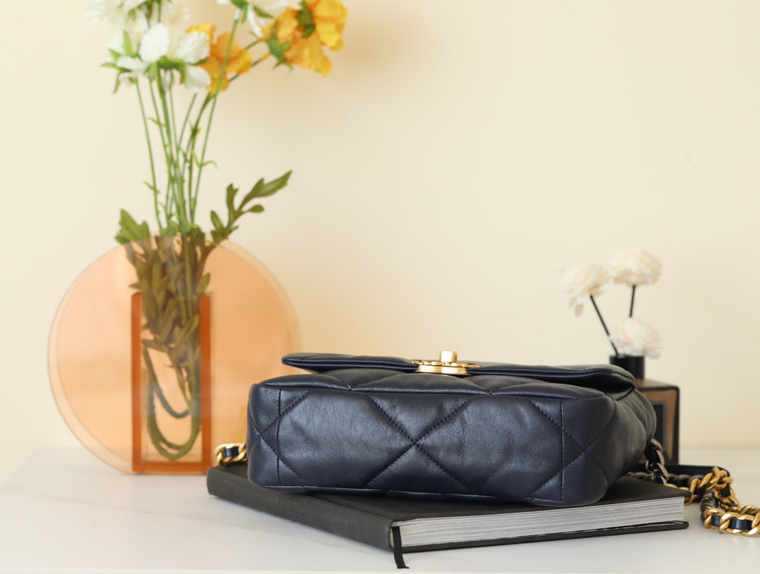 Chanel Wallets? Chanel 19 Bag Elegant Everyday Leather Wallet