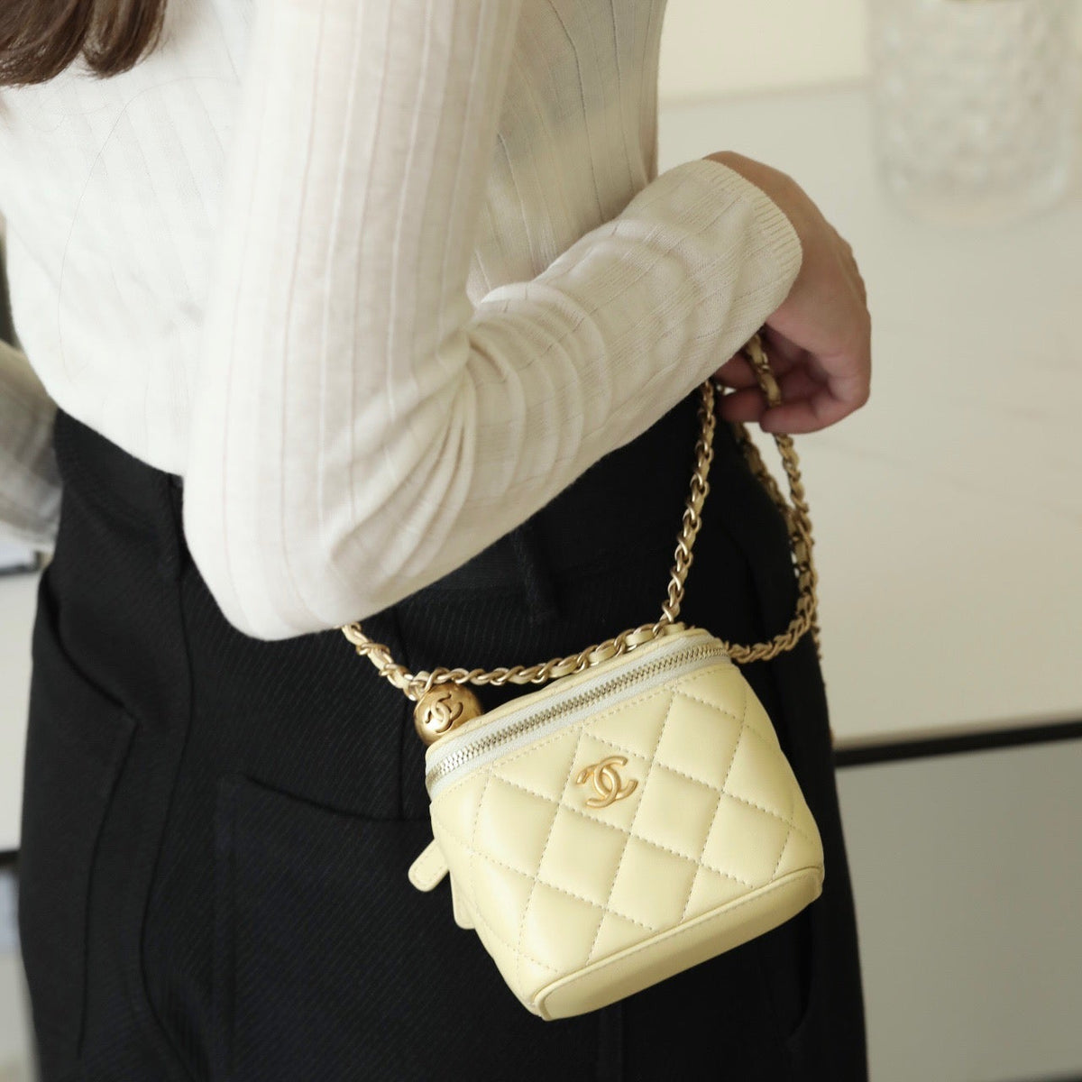 Chanel Wallets? Chanel 23P Bag Elegant Everyday Leather Wallet