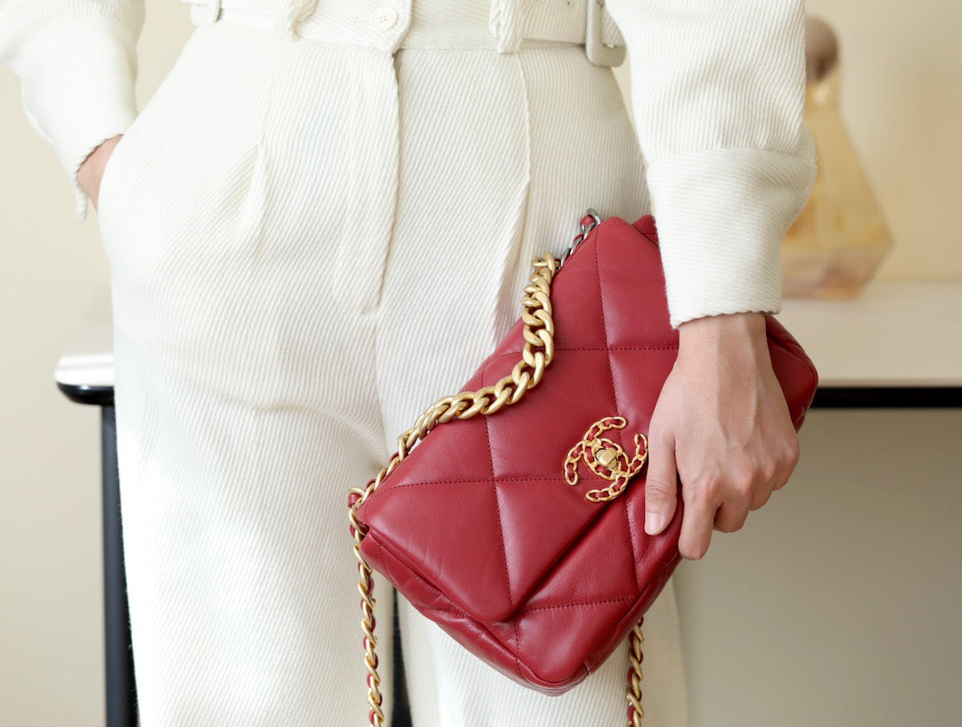 Chanel Wallets? Chanel 19 Bag Compact Luxury Card Wallet