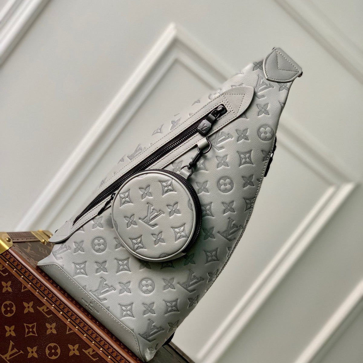 Louis Vuitton Wallets? Louis Vuitton Lou Duo Sling Bag Elegant Everyday Leather Wallet