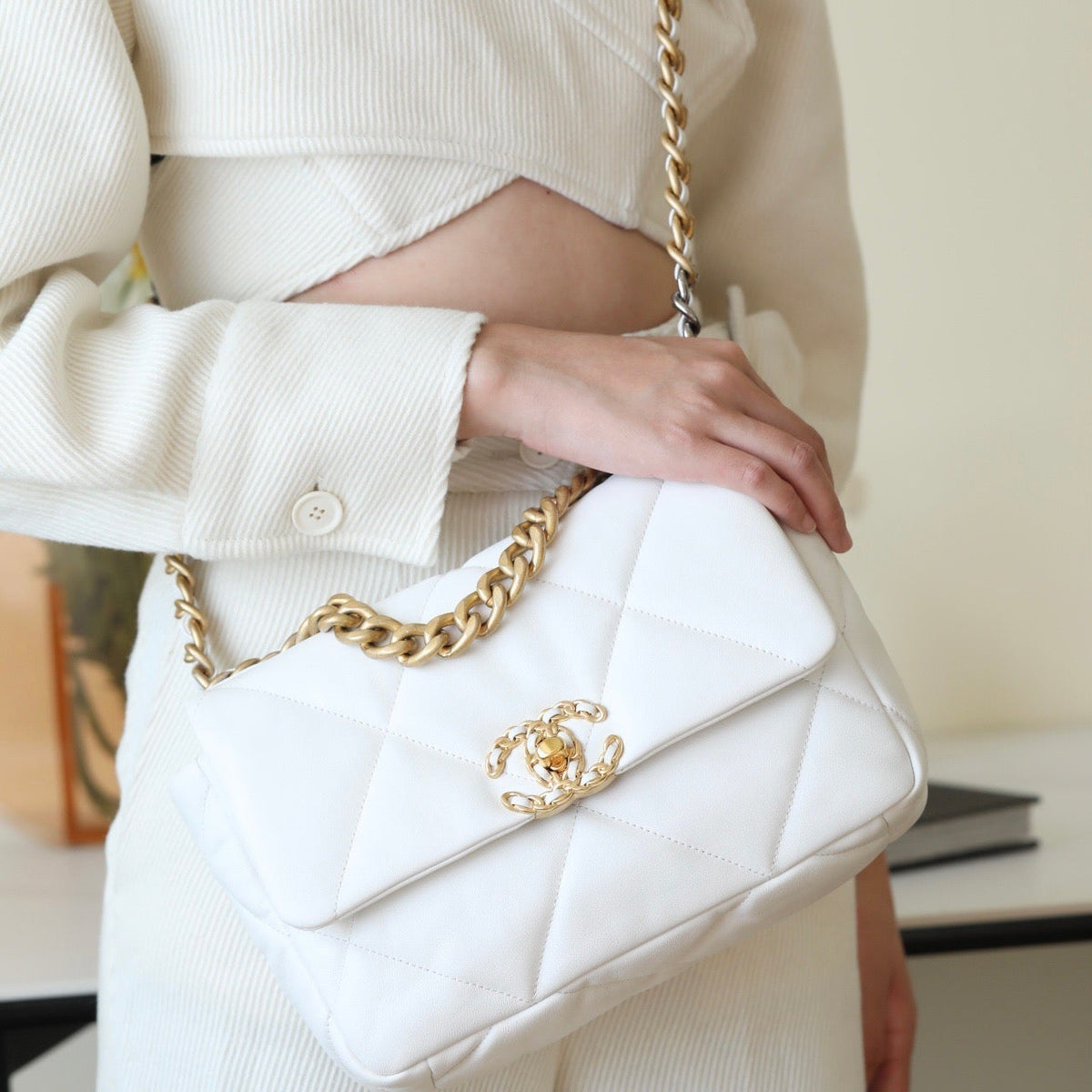 Chanel Wallets? Chanel 19 Bag Elegant Everyday Leather Wallet