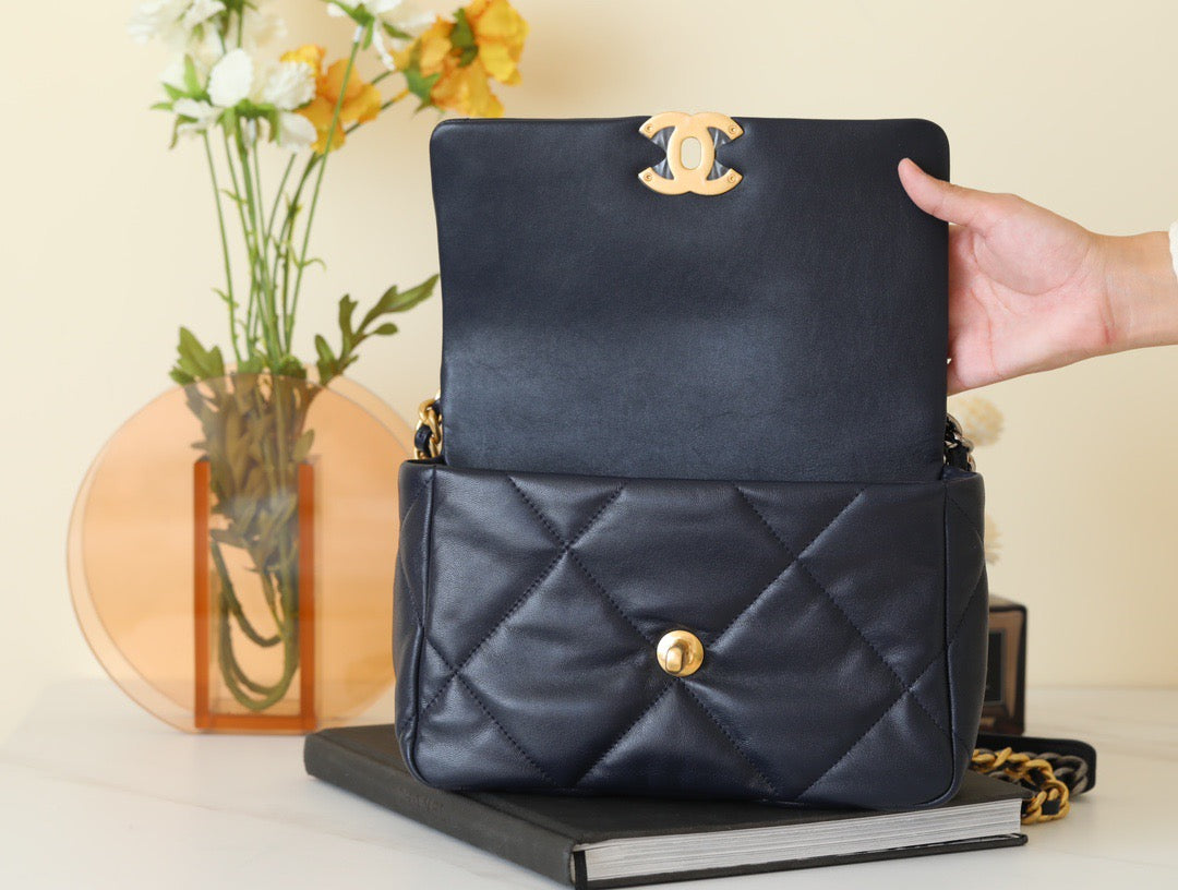 Chanel Wallets? Chanel 19 Bag Elegant Everyday Leather Wallet