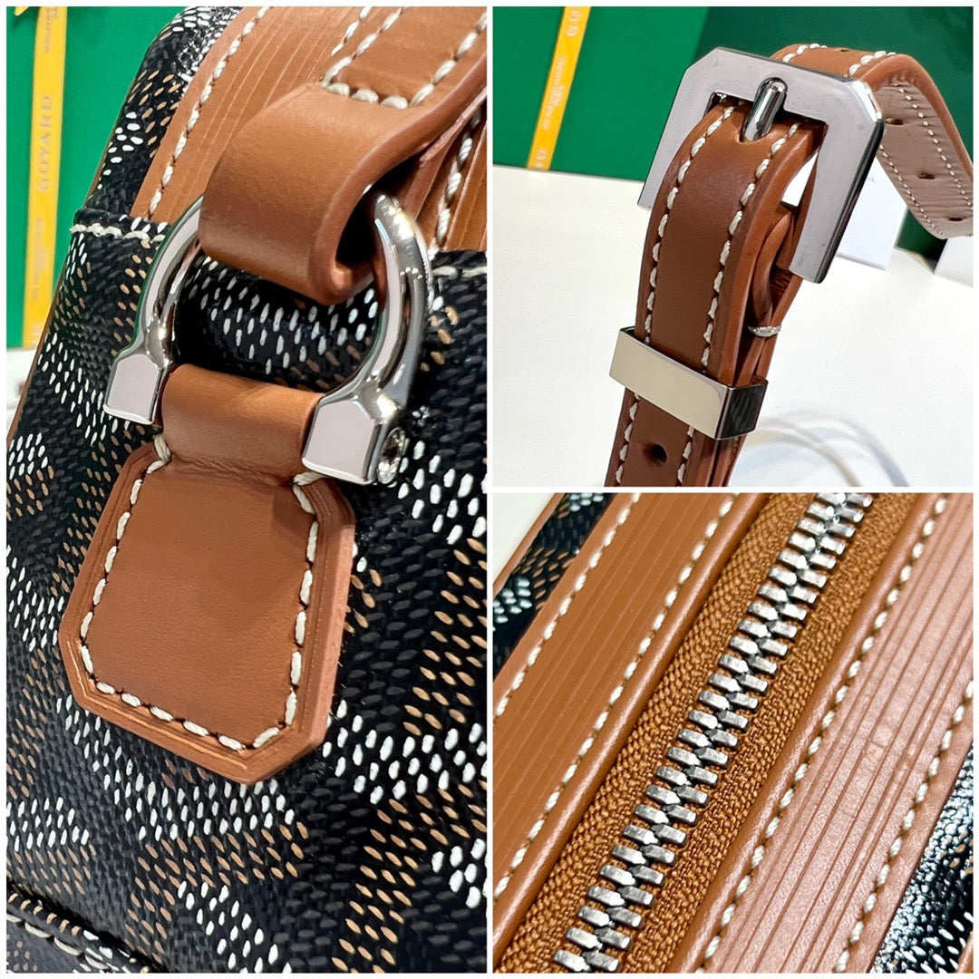 Wallets? Goya Cap Vert Bag Compact Luxury Card Wallet