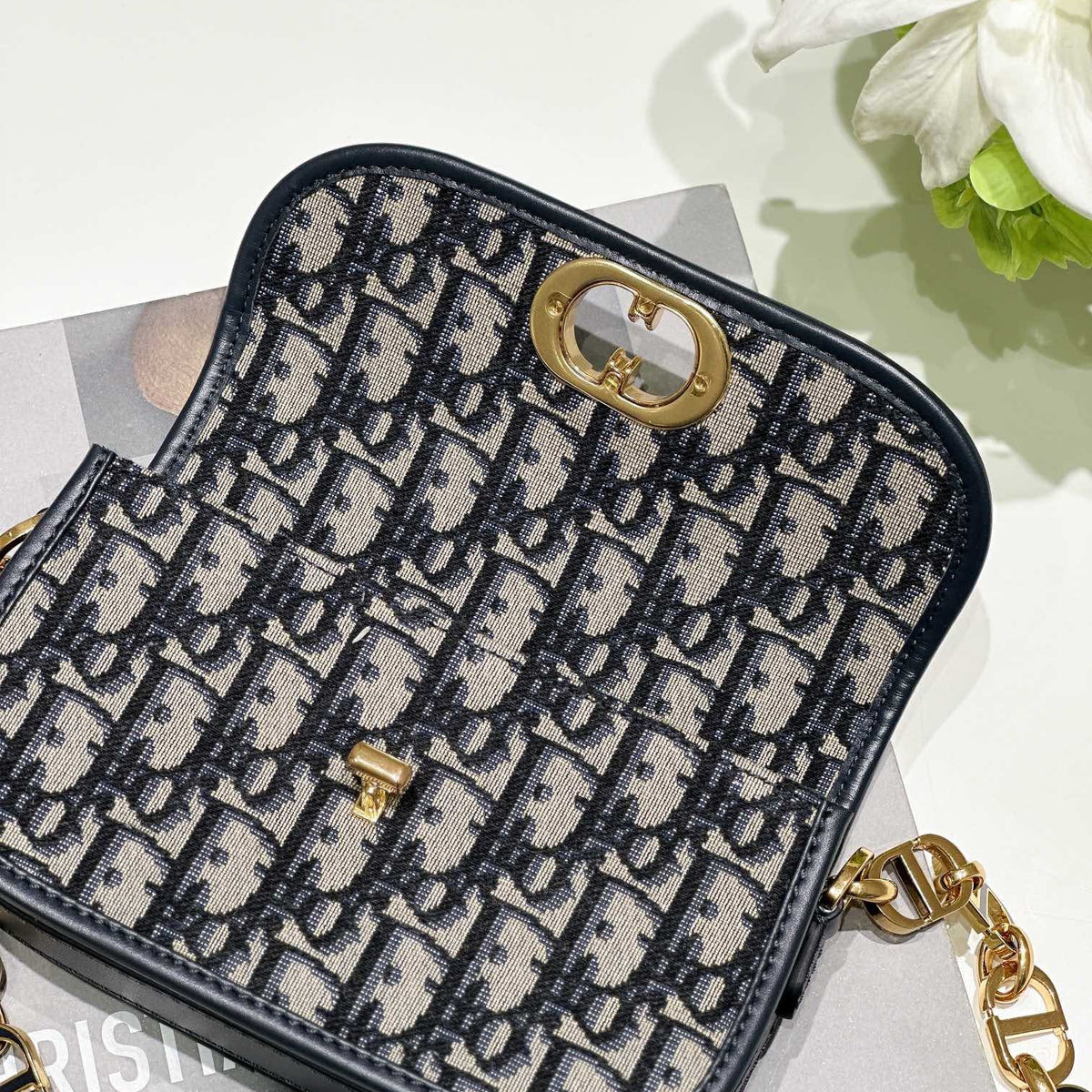 Dior Wallets? Dior Small 30 Montaigne Avenue Bag Premium Leather Designer Wallet