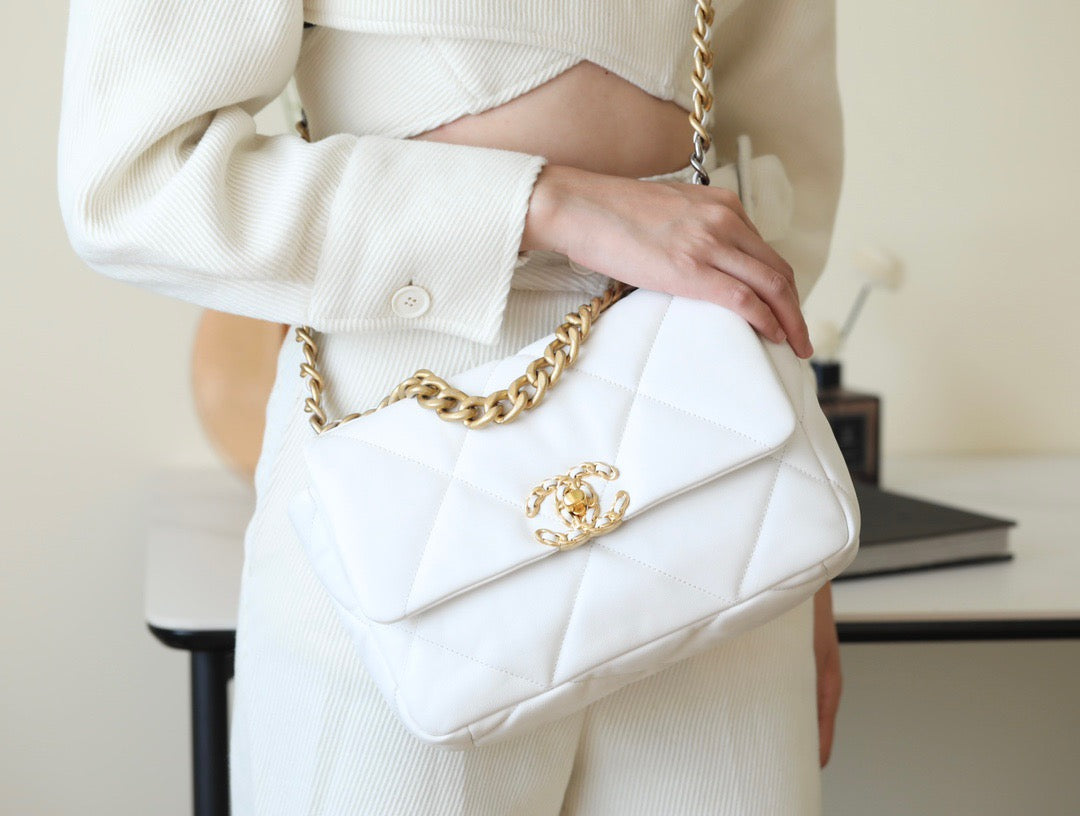 Chanel Wallets? Chanel 19 Bag Elegant Everyday Leather Wallet