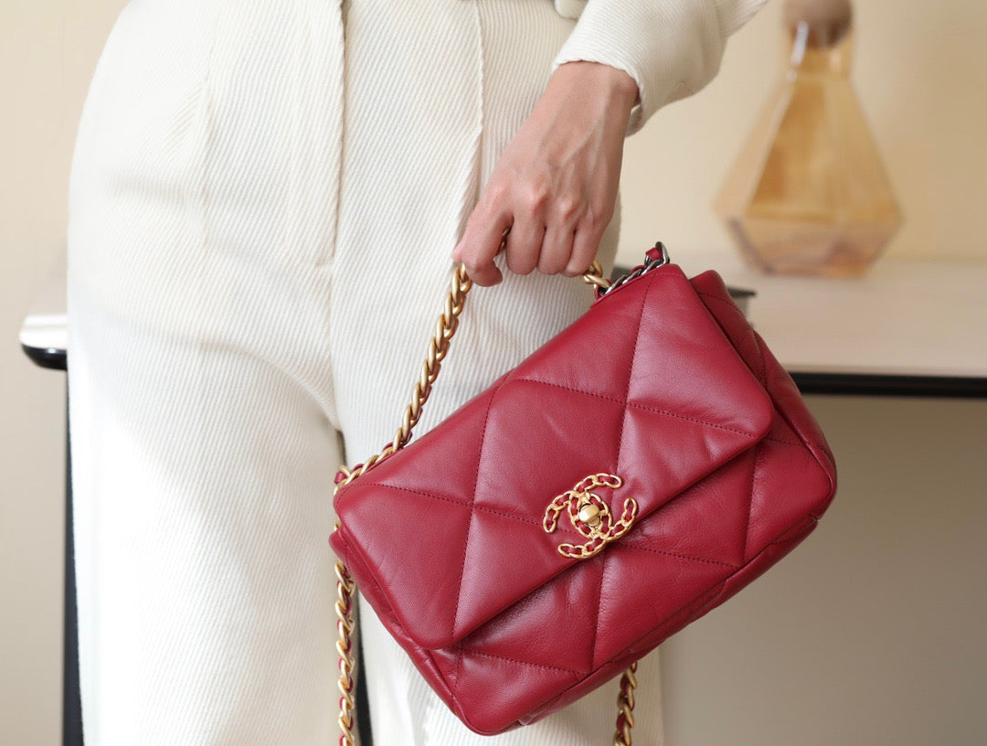 Chanel Wallets? Chanel 19 Bag Compact Luxury Card Wallet