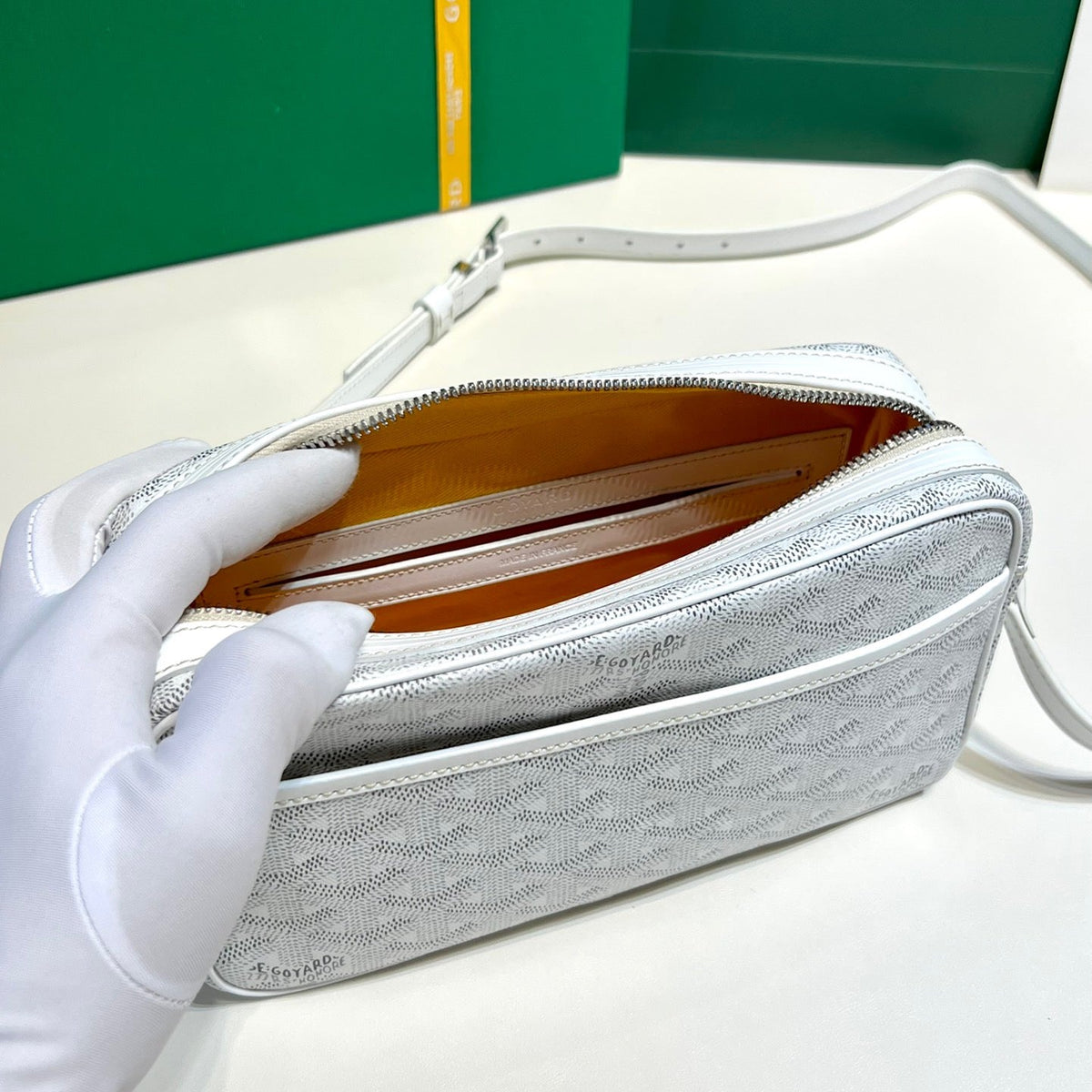 Wallets? Goya Cap Vert Bag Compact Luxury Card Wallet