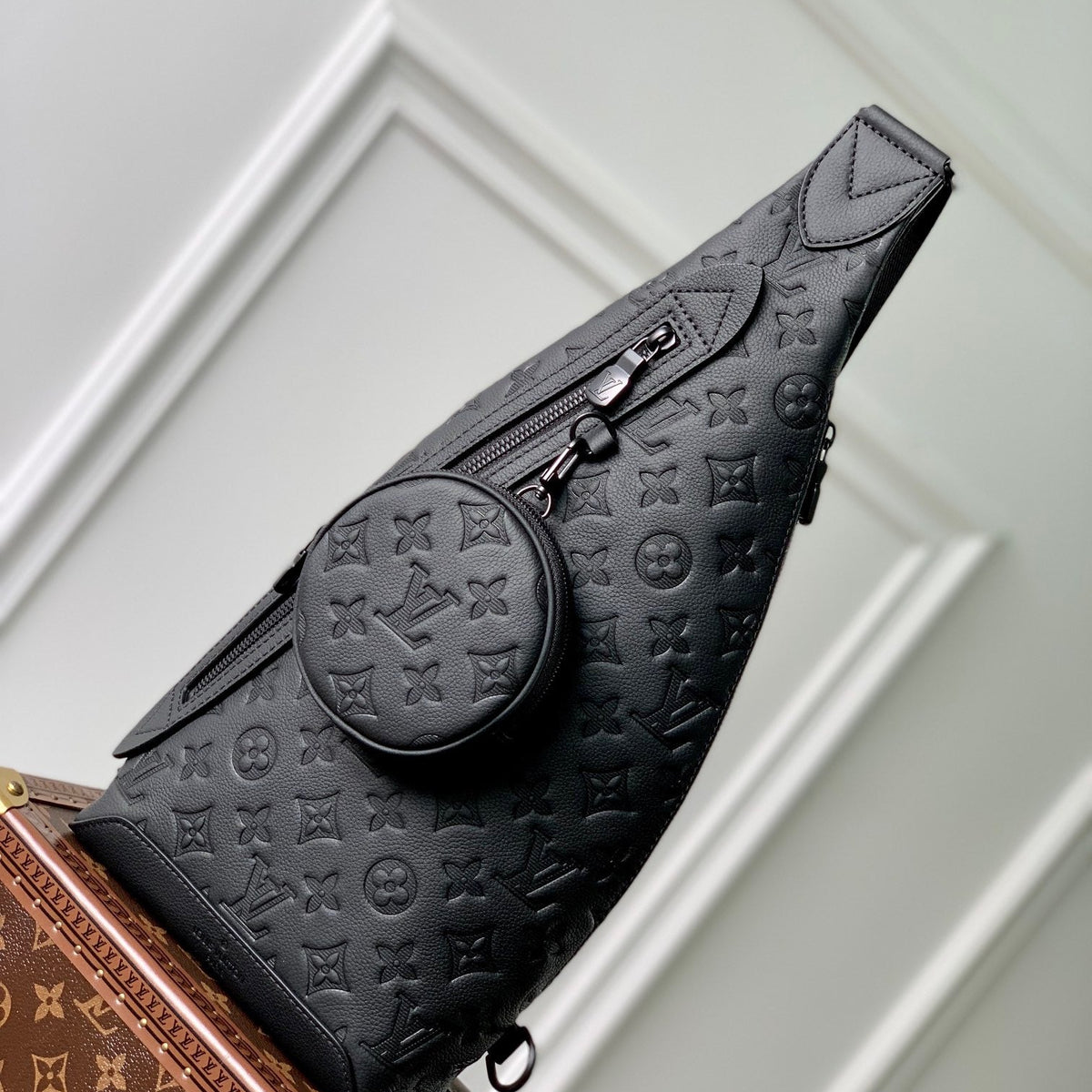 Louis Vuitton Wallets? Louis Vuitton Lou Duo Sling Bag Elegant Everyday Leather Wallet