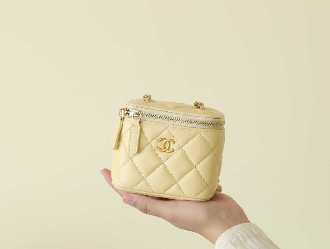 Chanel Wallets? Chanel 23P Bag Elegant Everyday Leather Wallet
