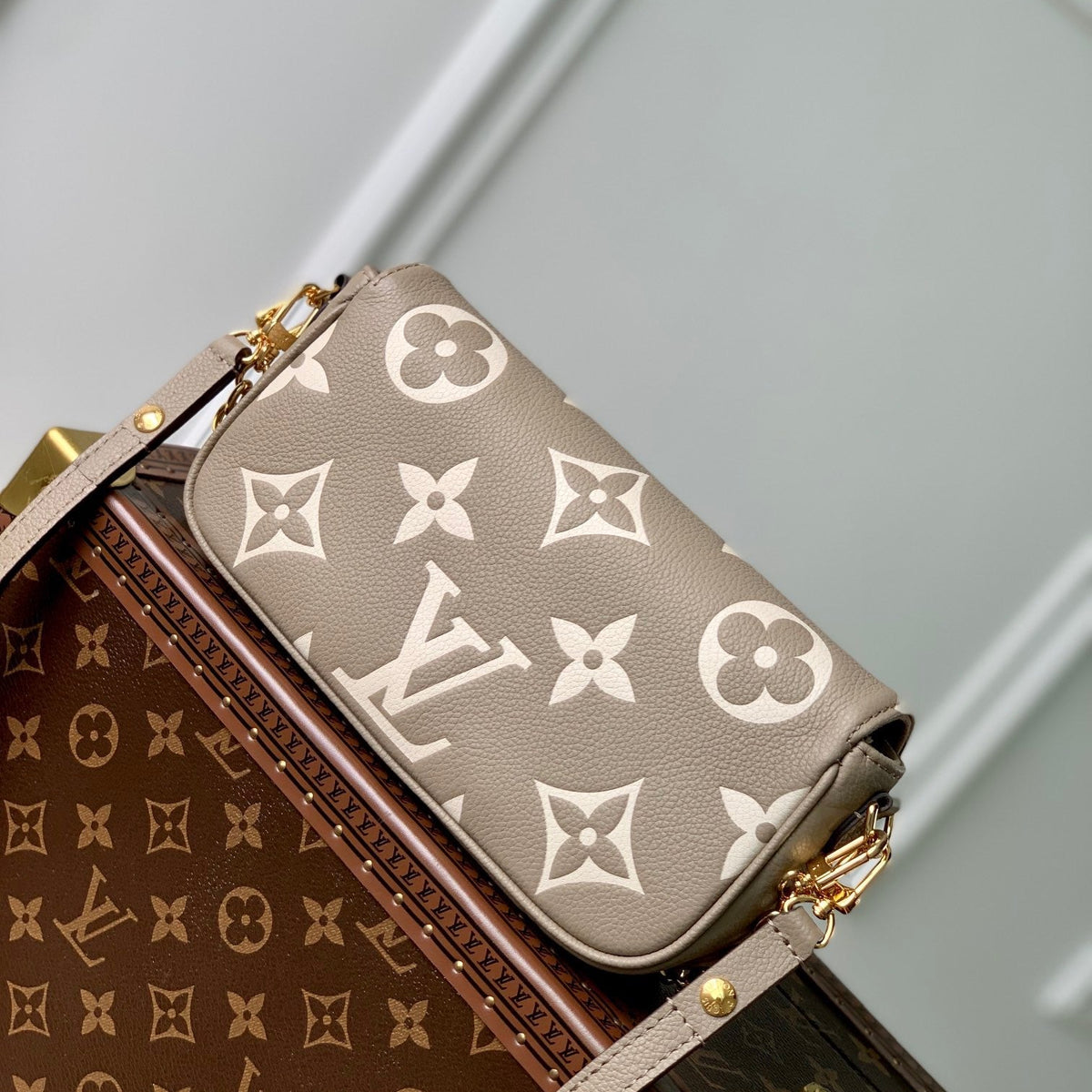 Louis Vuitton Wallets? Louis Vuitton Lou Ivy Wallet On Chain Bag Elegant Everyday Leather Wallet
