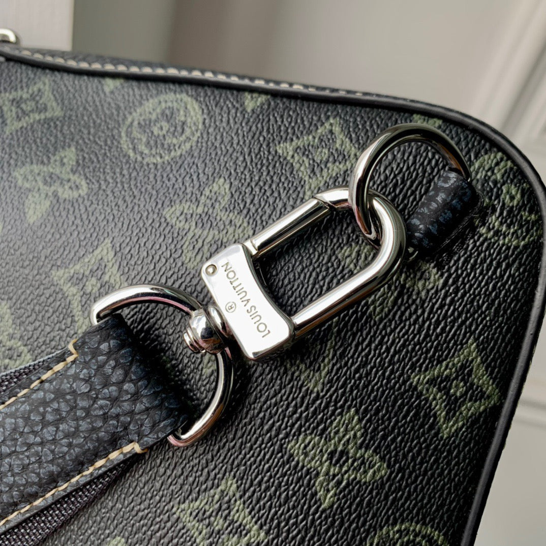 Louis Vuitton Wallets? Louis Vuitton Lou Avenue Slingbag Compact Luxury Card Wallet