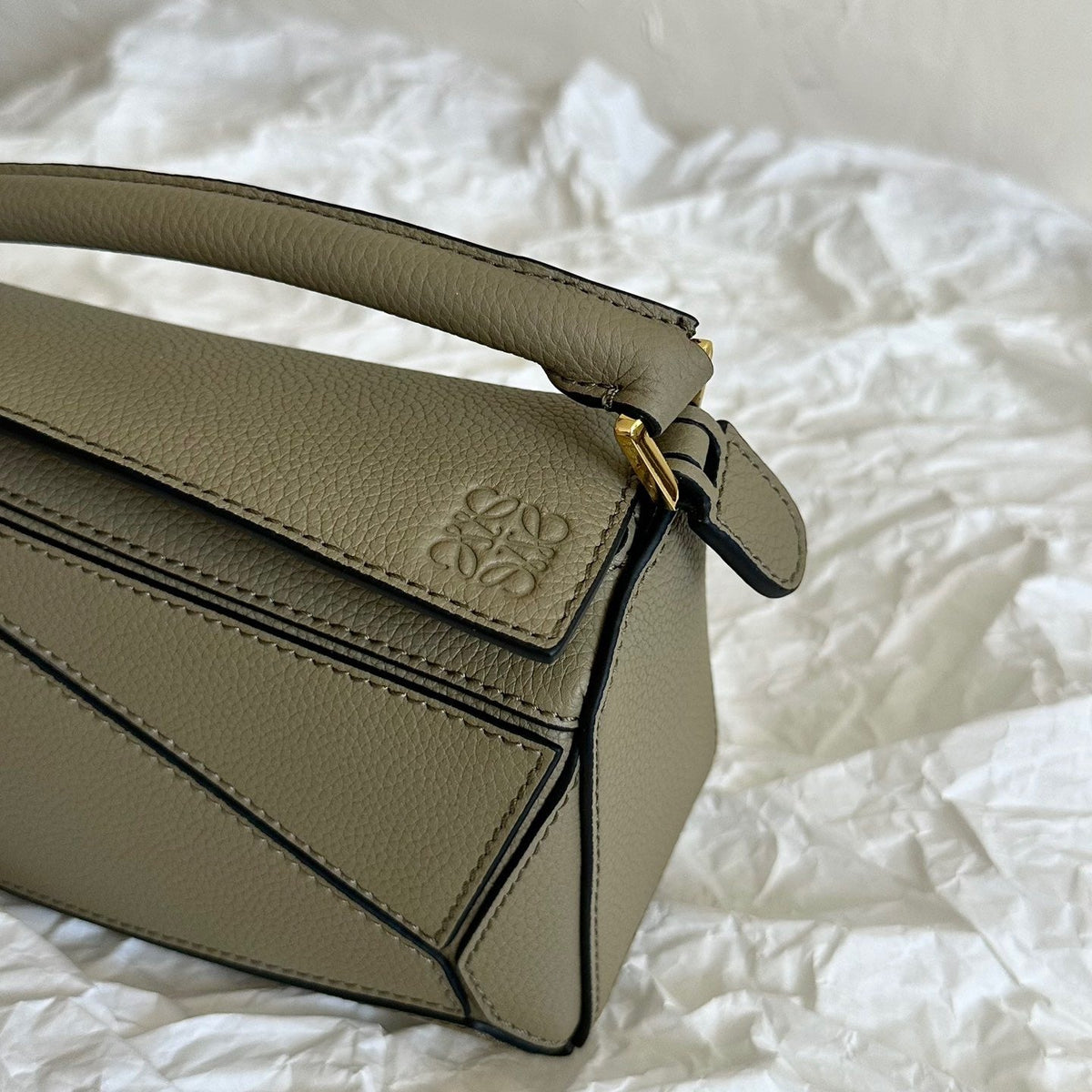 Wallets? Loew Mini Puzzle Edge Bag Elegant Everyday Leather Wallet