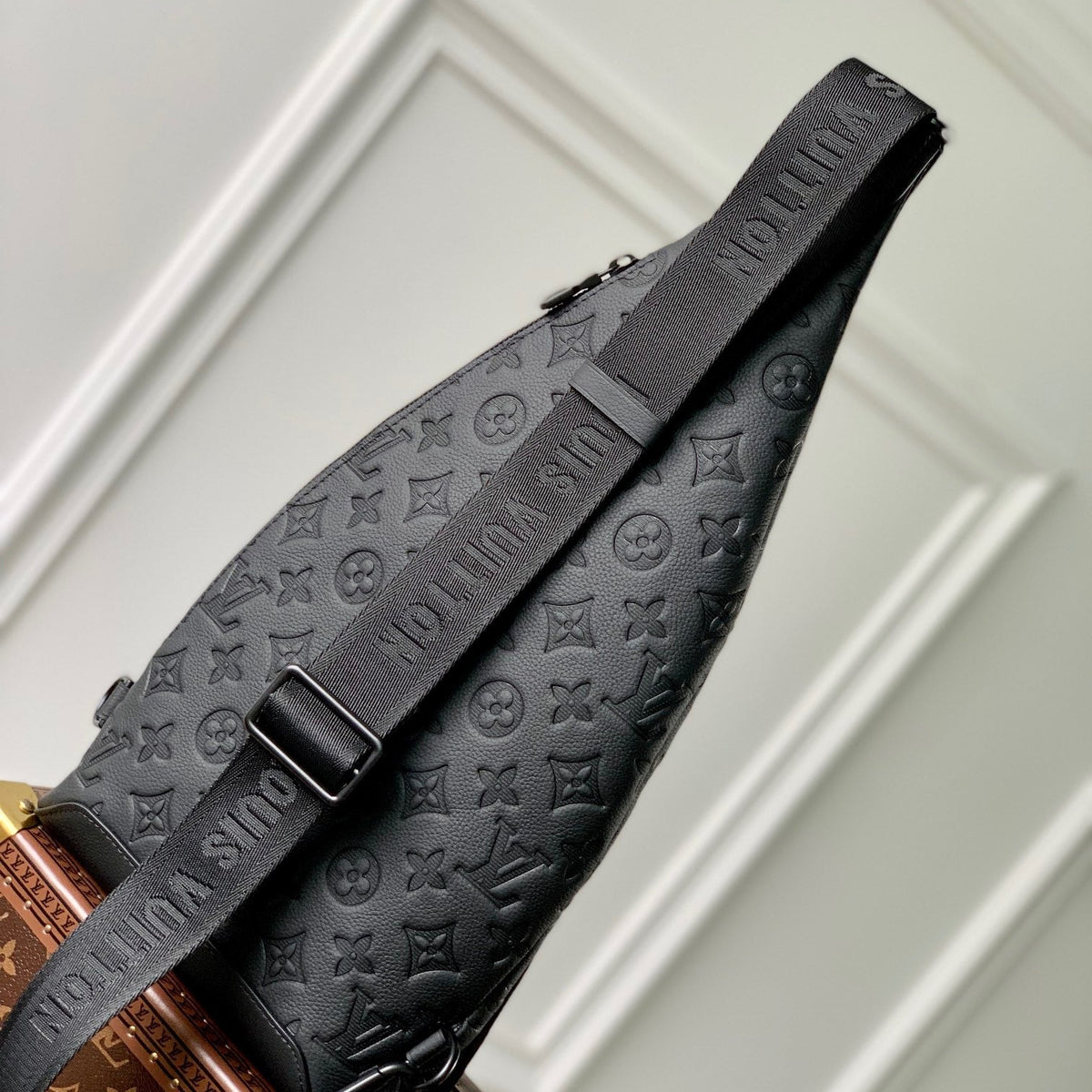 Louis Vuitton Wallets? Louis Vuitton Lou Duo Sling Bag Elegant Everyday Leather Wallet