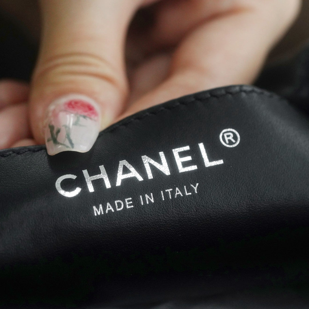 Chanel Wallets? Chanel 22 Bag Elegant Everyday Leather Wallet