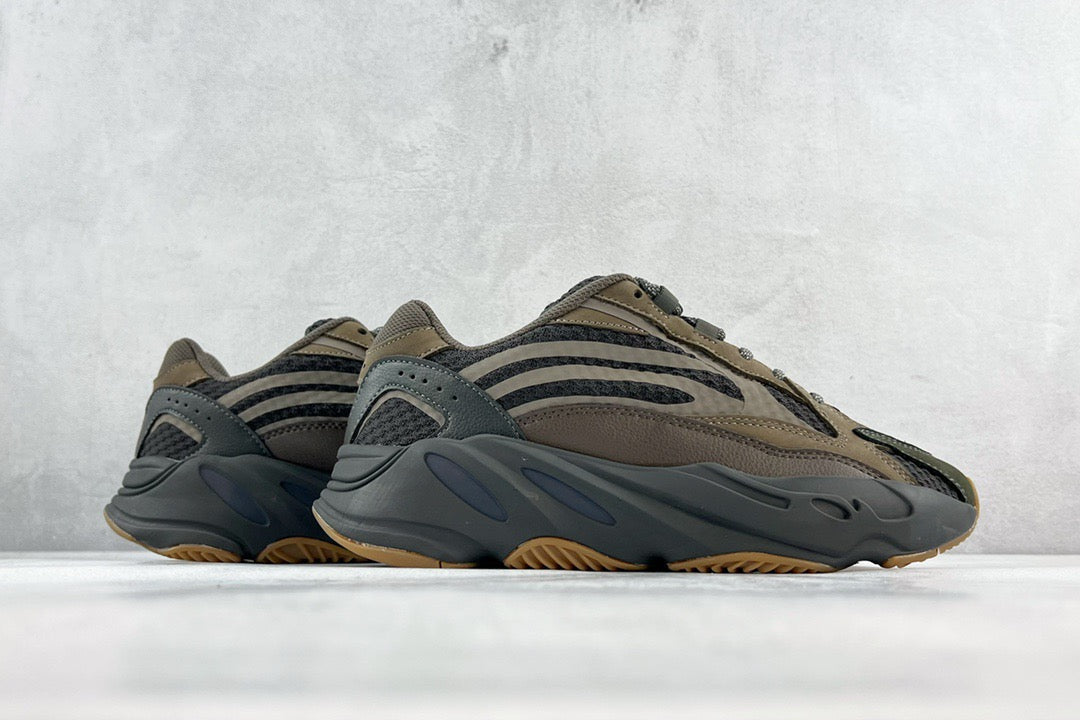 YEEZY Shoes? Yeezy Boost 700 V2 Premium Designer Casual Shoes