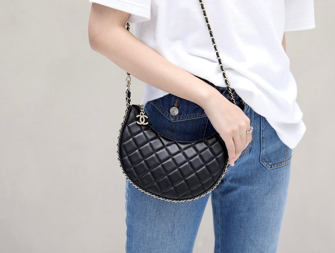 Chanel Wallets? Chanel 23P Bag Elegant Everyday Leather Wallet