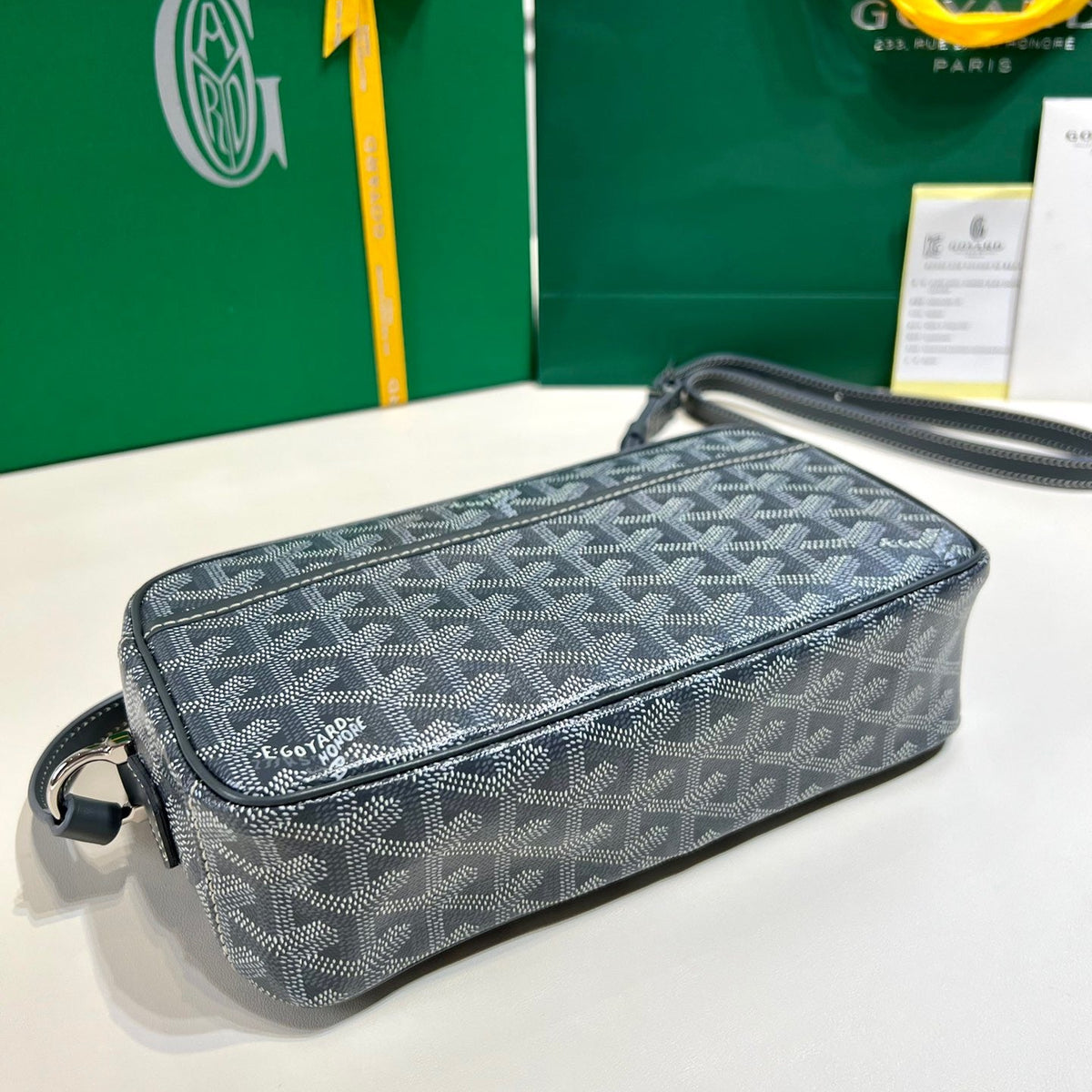 Wallets? Goya Cap Vert Bag Compact Luxury Card Wallet