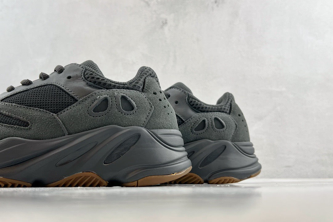 YEEZY Shoes? Yeezy Boost 700 Premium Designer Casual Shoes