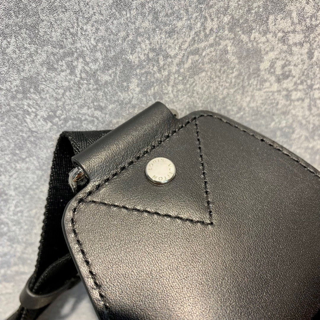 Louis Vuitton Wallets? Louis Vuitton Lou Avenue Slingbag Elegant Everyday Leather Wallet