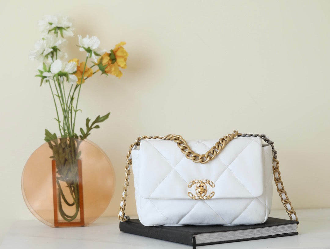 Chanel Wallets? Chanel 19 Bag Elegant Everyday Leather Wallet