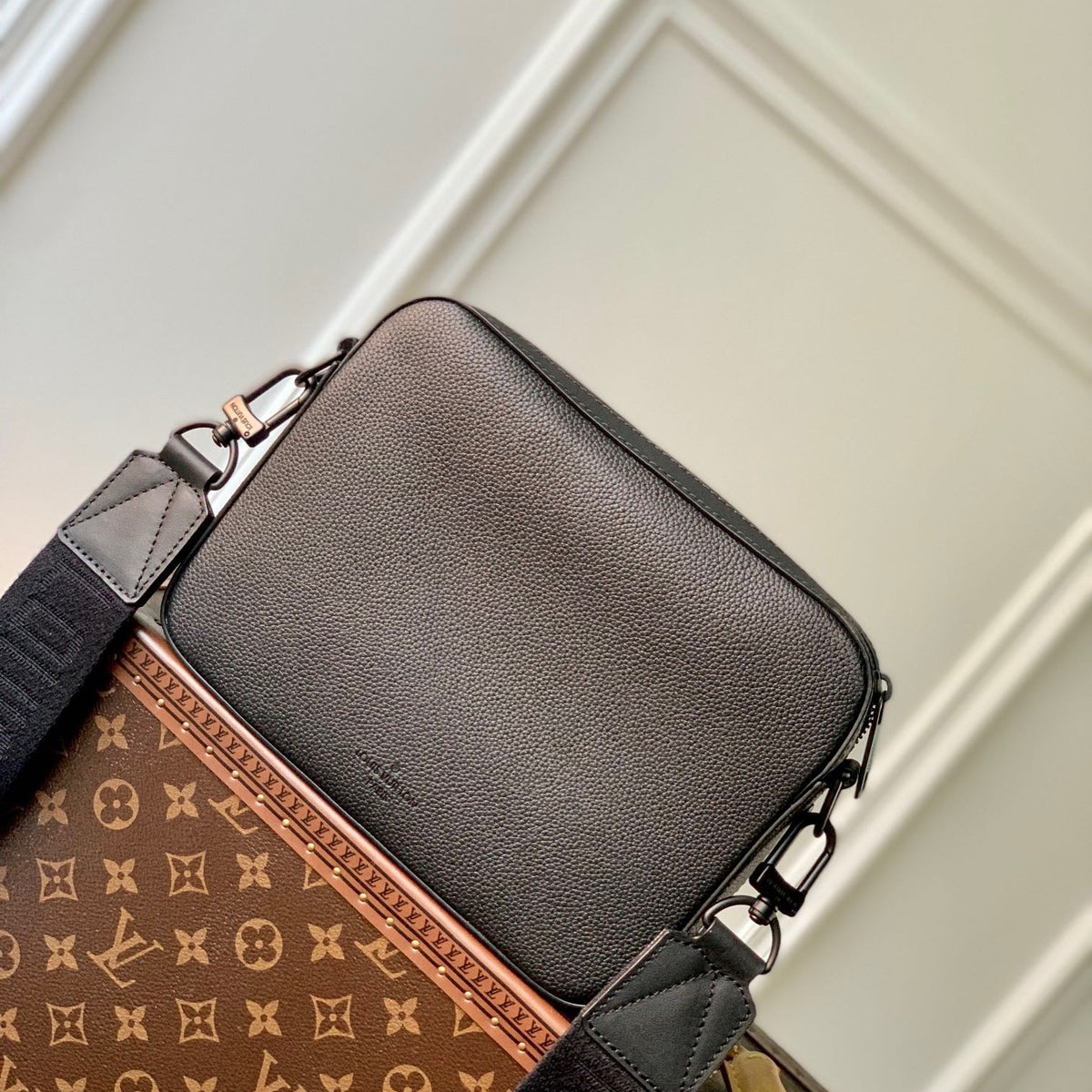 Louis Vuitton Wallets? Louis Vuitton Lou Fastline Messenger Bag Premium Leather Designer Wallet