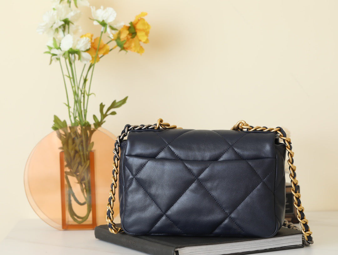 Chanel Wallets? Chanel 19 Bag Elegant Everyday Leather Wallet