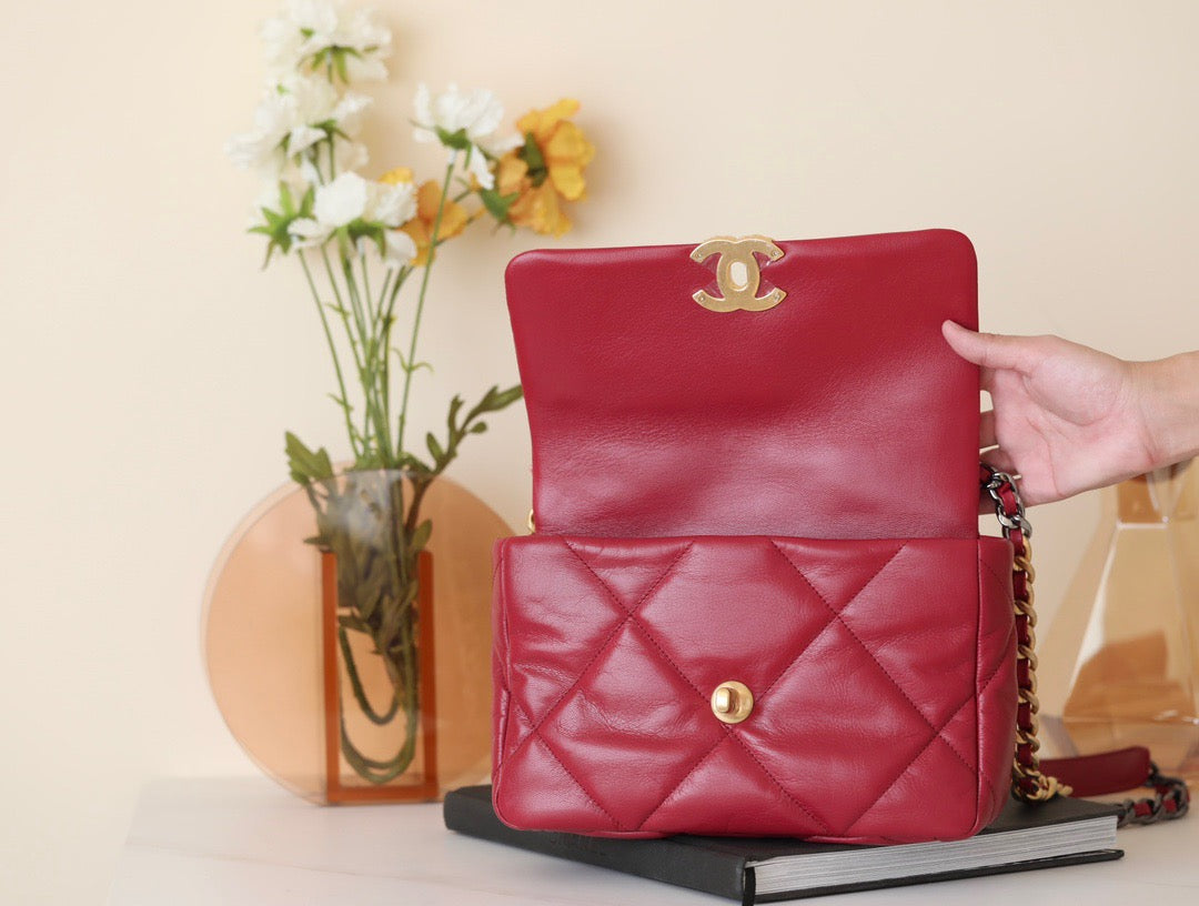 Chanel Wallets? Chanel 19 Bag Compact Luxury Card Wallet
