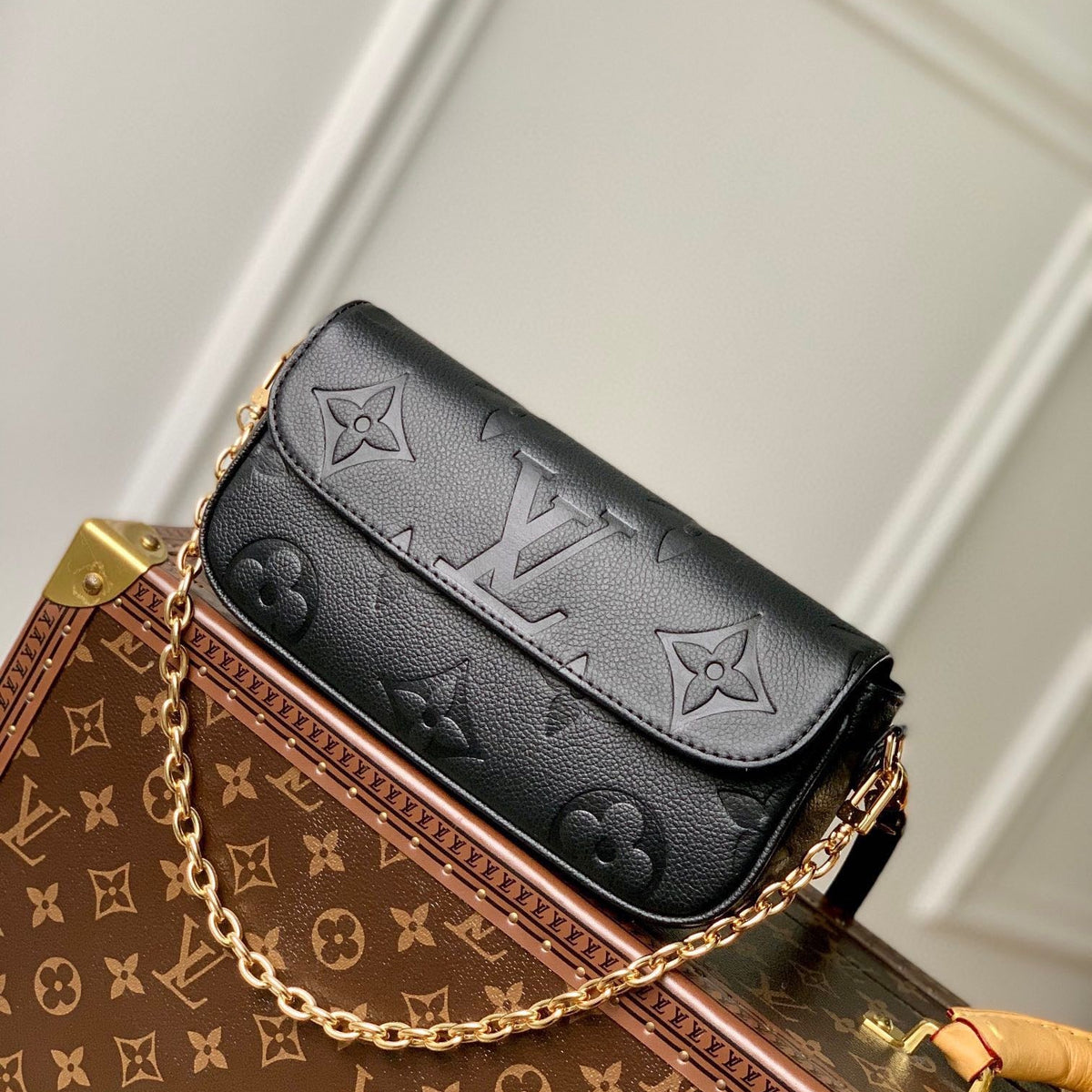 Louis Vuitton Wallets? Louis Vuitton Lou Ivy Wallet On Chain Bag Premium Leather Designer Wallet