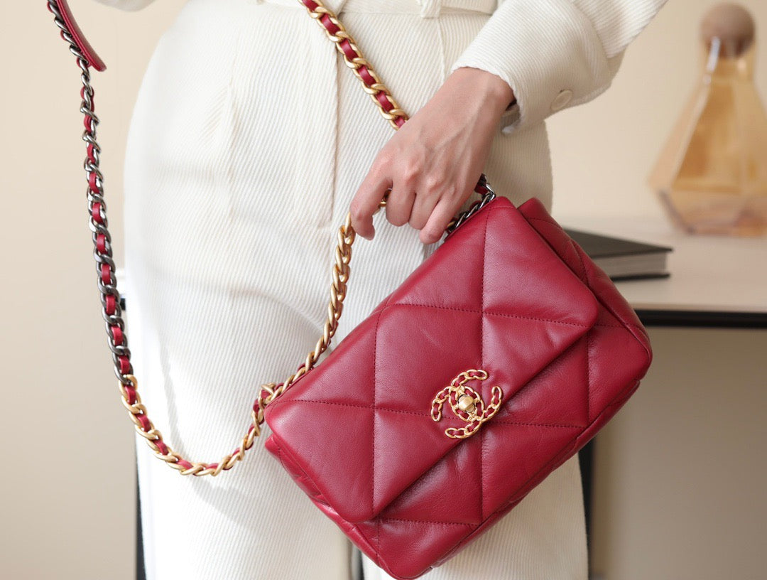 Chanel Wallets? Chanel 19 Bag Compact Luxury Card Wallet