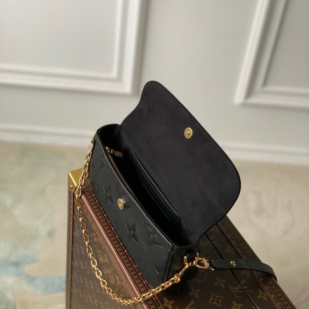 Louis Vuitton Wallets? Louis Vuitton Lou Ivy Wallet On Chain Bag Premium Leather Designer Wallet