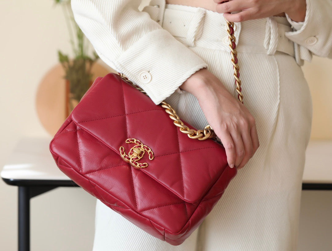 Chanel Wallets? Chanel 19 Bag Compact Luxury Card Wallet