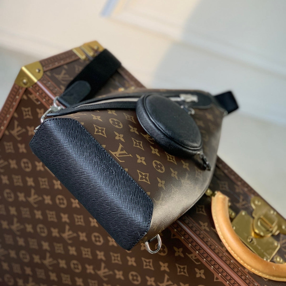 Louis Vuitton Wallets? Louis Vuitton Lou Duo Sling Bag Premium Leather Designer Wallet