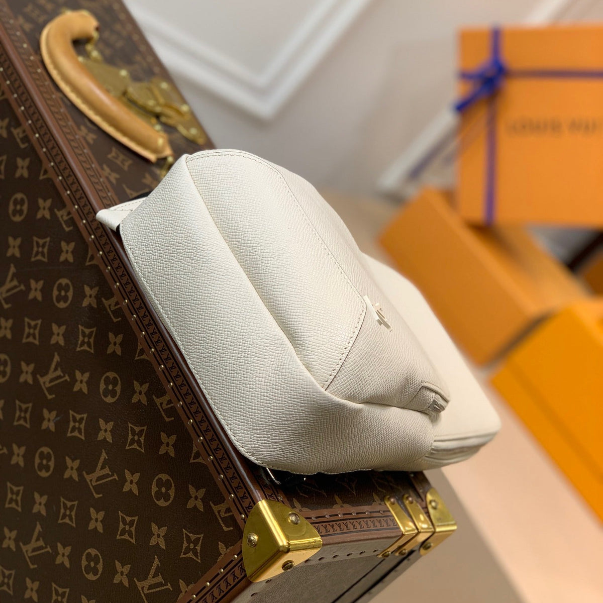 Louis Vuitton Wallets? Louis Vuitton Lou Avenue Sling Bag Compact Luxury Card Wallet