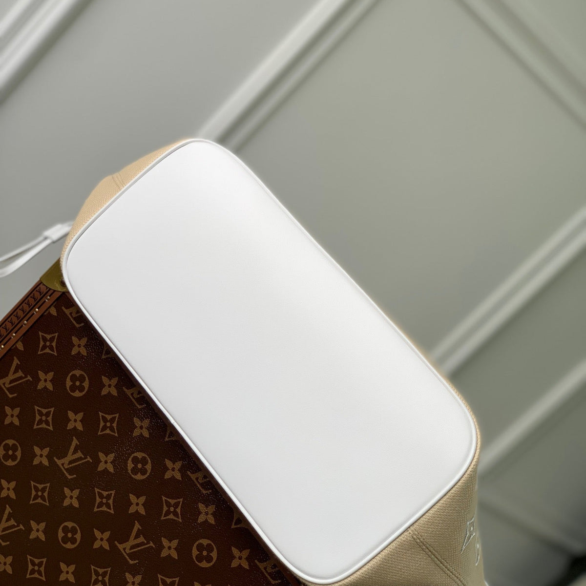 Louis Vuitton Wallets? Louis Vuitton Lou Neverfull Mm Bag Elegant Everyday Leather Wallet