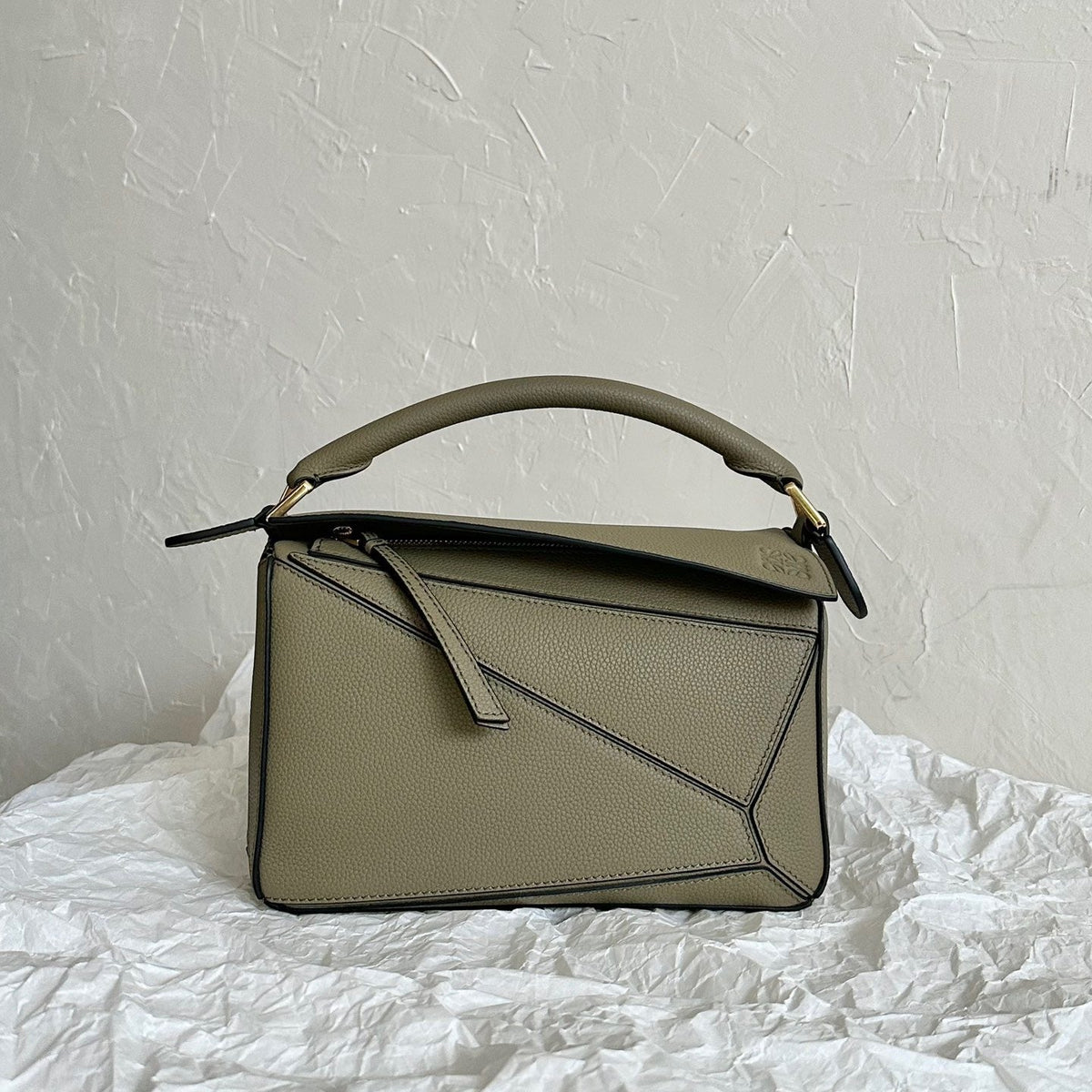Wallets? Loew Small Puzzle Edge Bag Elegant Everyday Leather Wallet