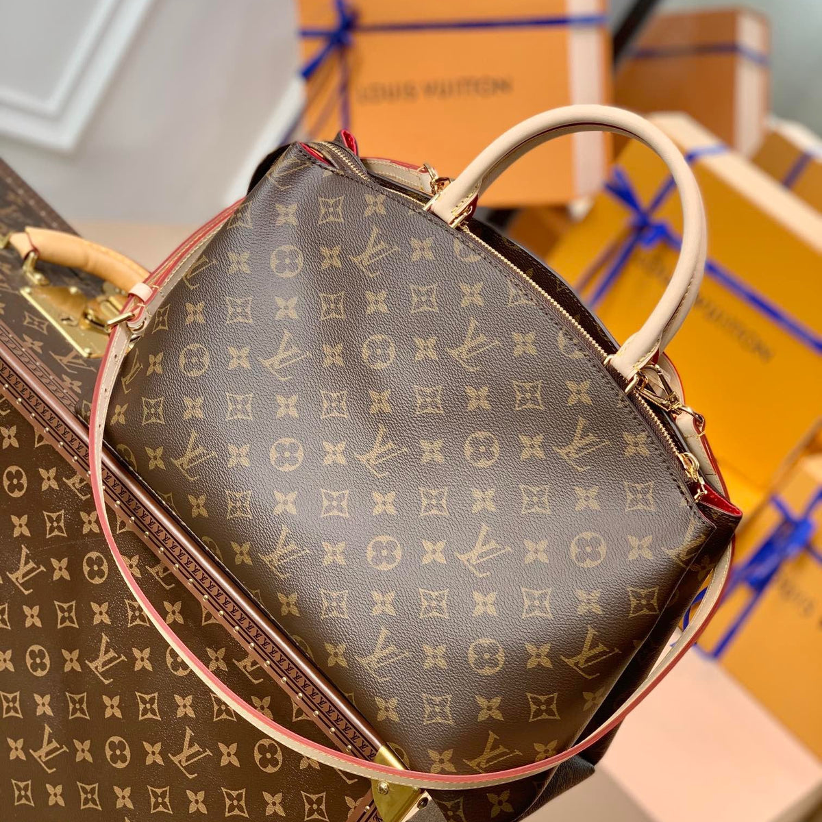 Louis Vuitton Wallets? Louis Vuitton Lou Grand Palaise Tote Bag Compact Luxury Card Wallet