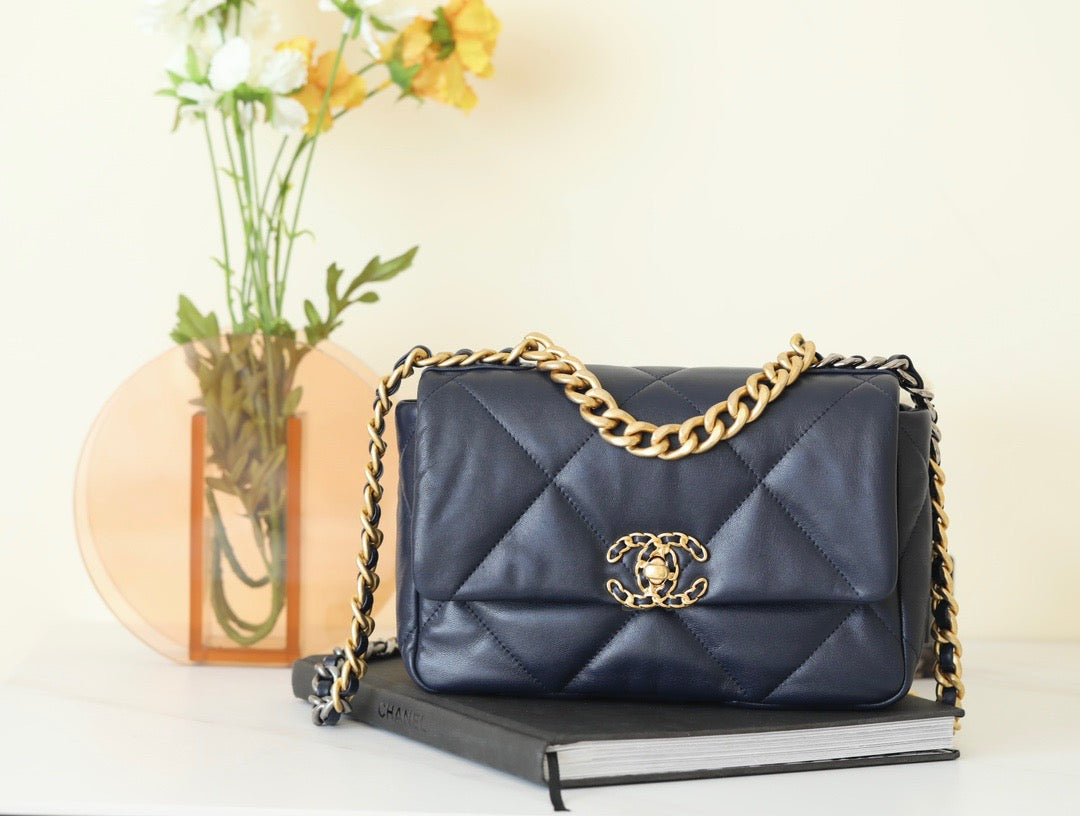 Chanel Wallets? Chanel 19 Bag Elegant Everyday Leather Wallet