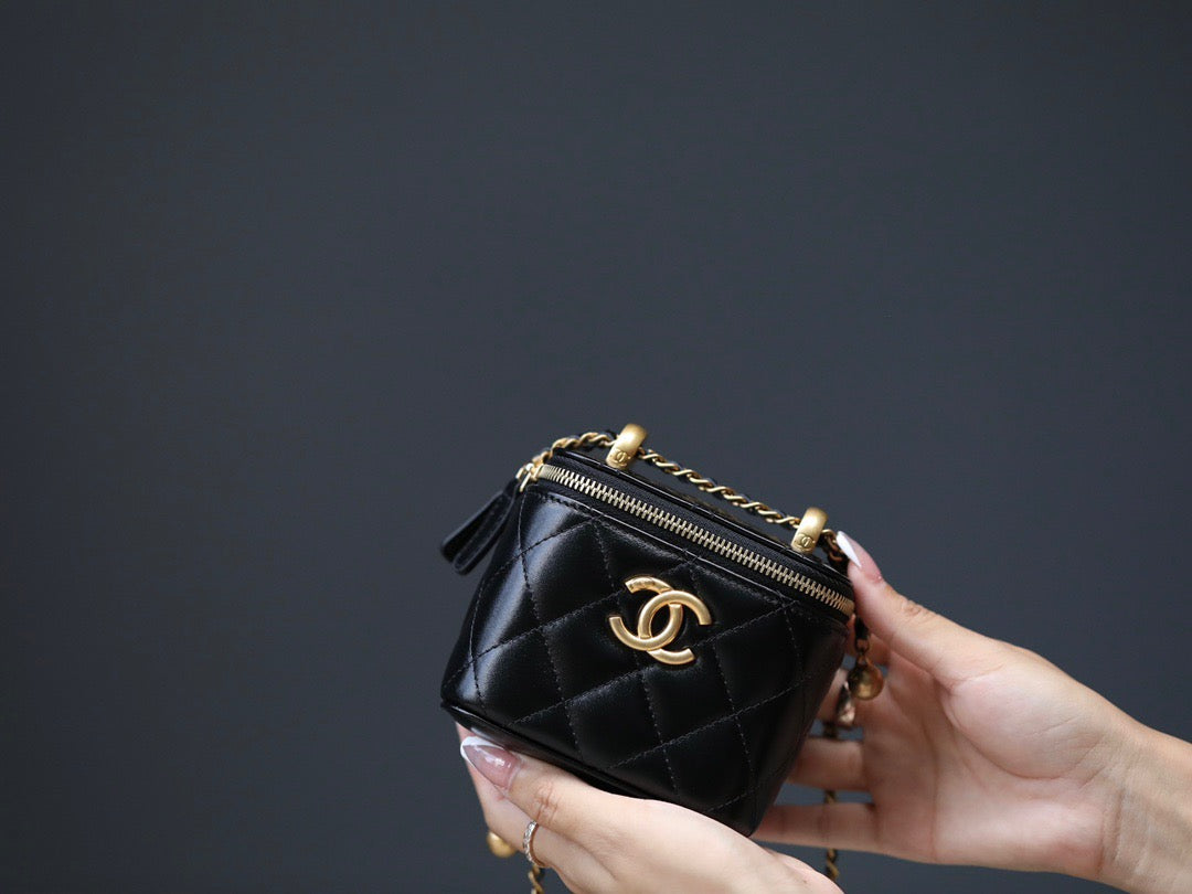 Chanel Wallets? Chanel 23P Bag Elegant Everyday Leather Wallet