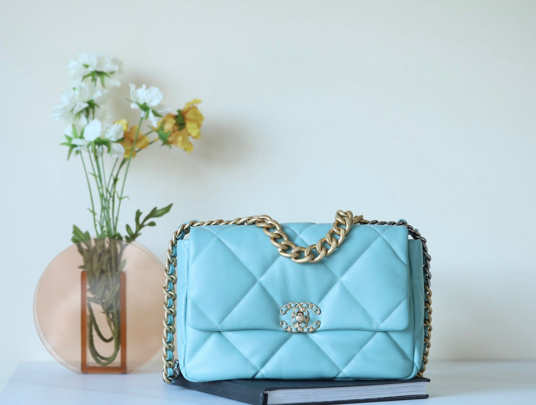 Chanel Wallets? Chanel 19 Bag Elegant Everyday Leather Wallet