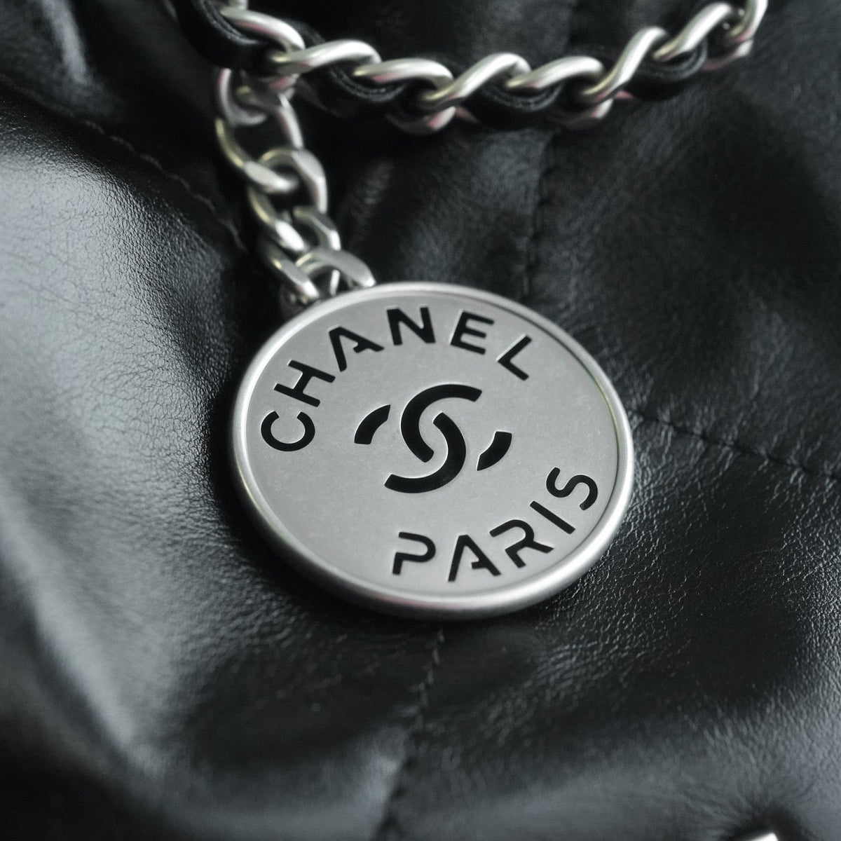 Chanel Wallets? Chanel 22 Bag Elegant Everyday Leather Wallet