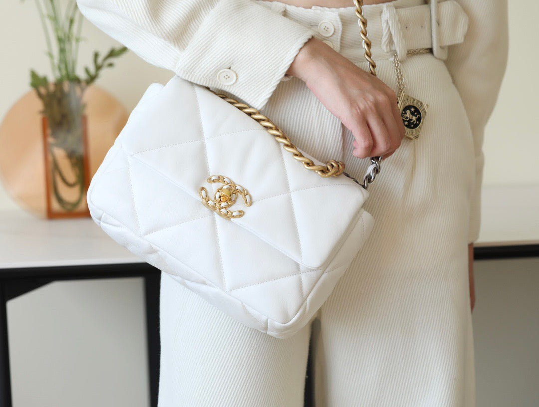 Chanel Wallets? Chanel 19 Bag Elegant Everyday Leather Wallet