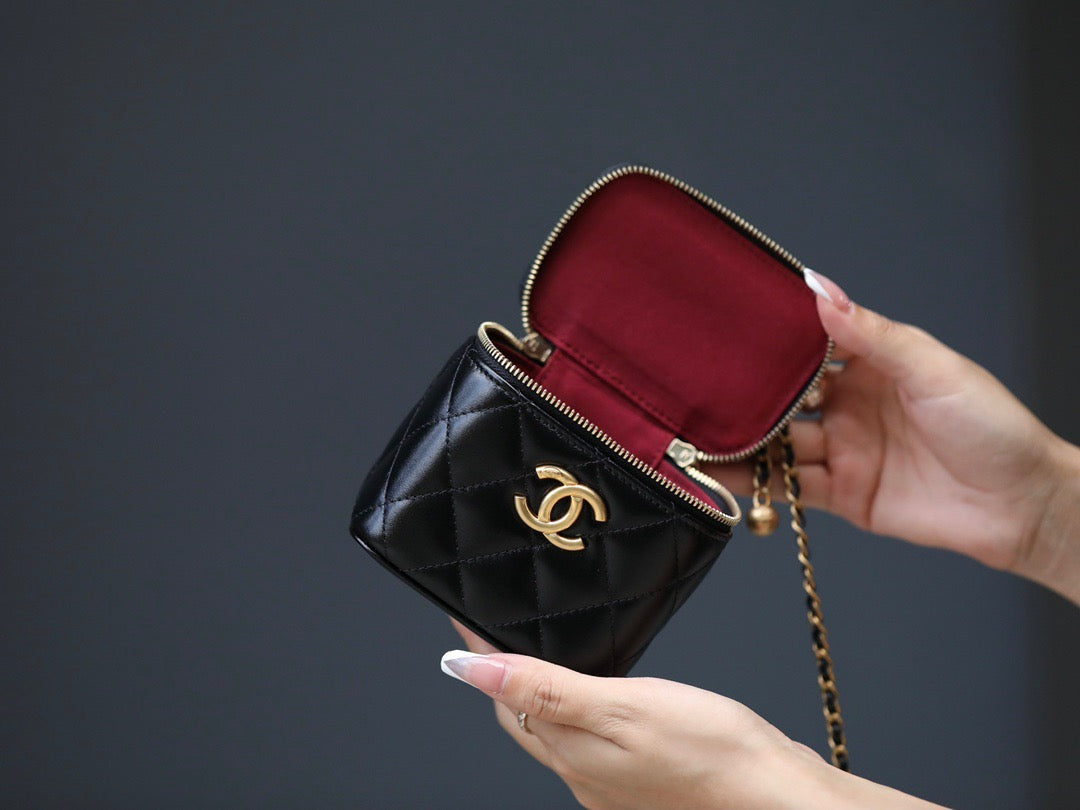Chanel Wallets? Chanel 23P Bag Elegant Everyday Leather Wallet