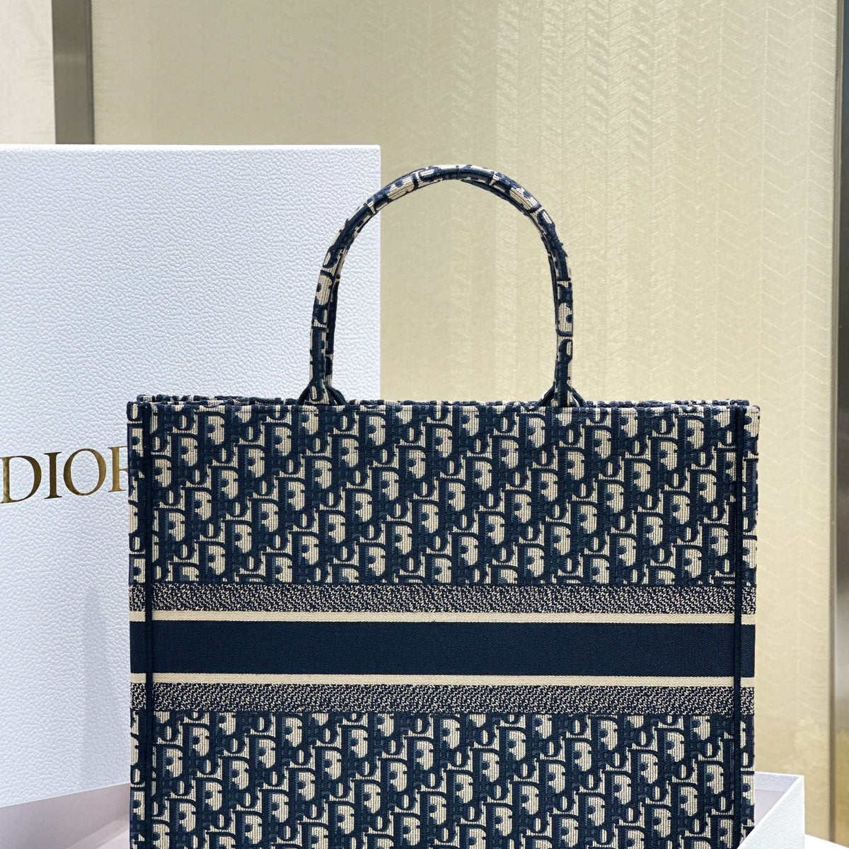 Dior Wallets? Dior Large Tote Bag Compact Luxury Card Wallet