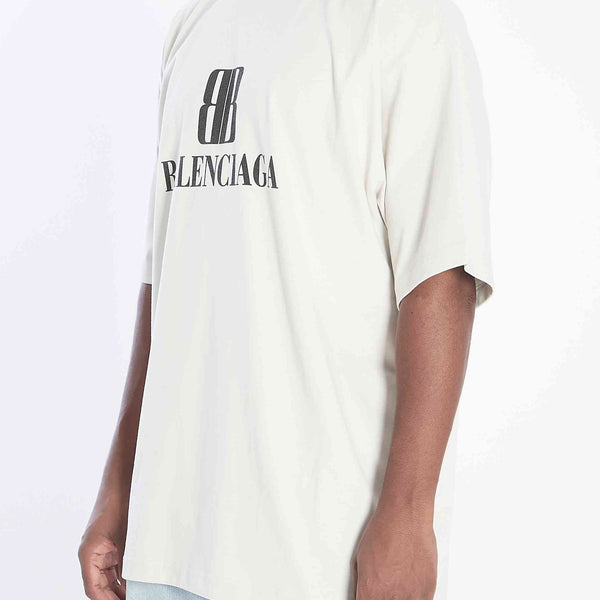 Balenciaga premium tee shirts detail and craftsmanship close-up