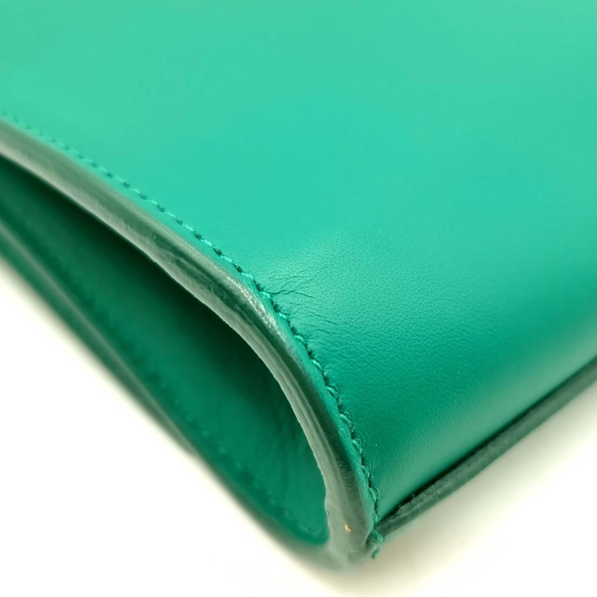 Close-up of Chyc bags hardware and fine stitching